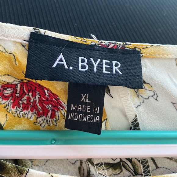 A beautiful A. Byer blouse XL 🥰 - Picture 3 of 7
